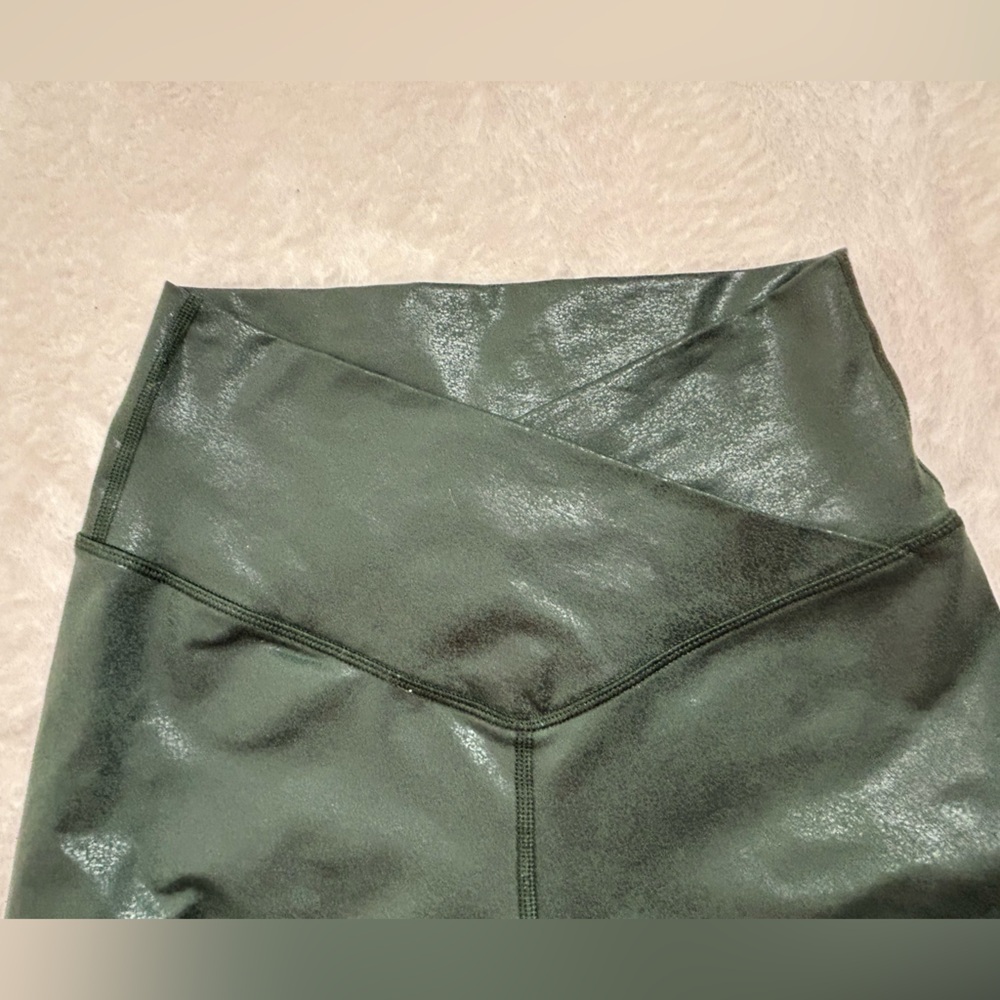 Aerie Offline Shimmering Deep Green Leggings - Picture 3 of 7